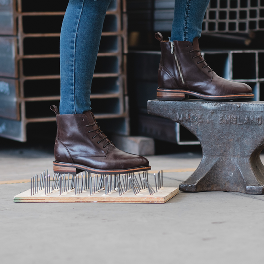 WOMEN STEEL TOE BOOT ELISE BROWN