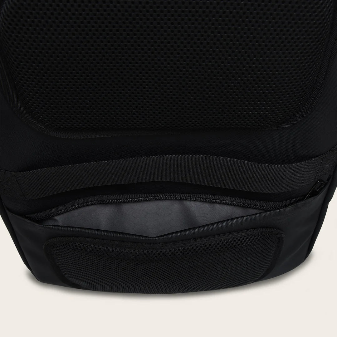 BPCKP75 - Cuadra black hat backpack